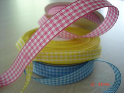 cutting ribbon (coupure du ruban)
