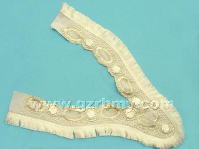 collar motif with beads (collar motif with beads)