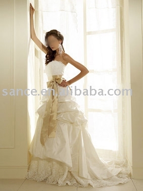 wedding dress (wedding dress)