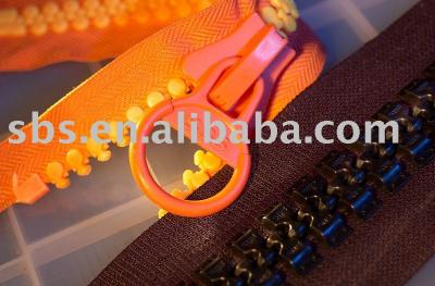 Plastic Zipper with Math Tape (Kunststoff-Zipper mit Math Tape)