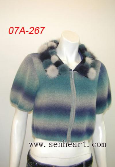 cape with fur collar (cape with fur collar)