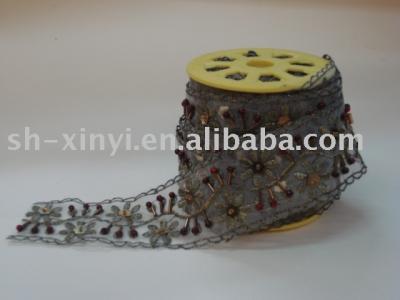 lace with bead (Spitze mit Perlen)