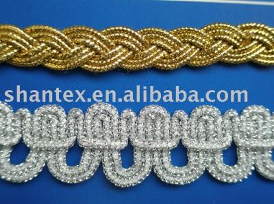 trimming lace (coupe de dentelle)