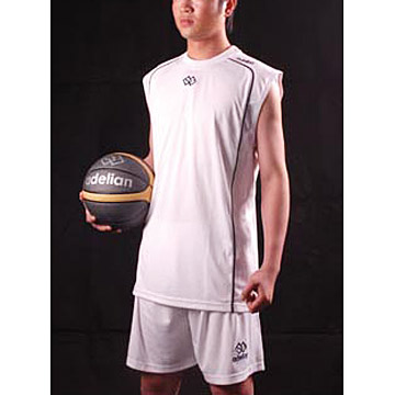 Basketball Shirt %26 Shorts (Basketball Shirt% 26 Shorts)