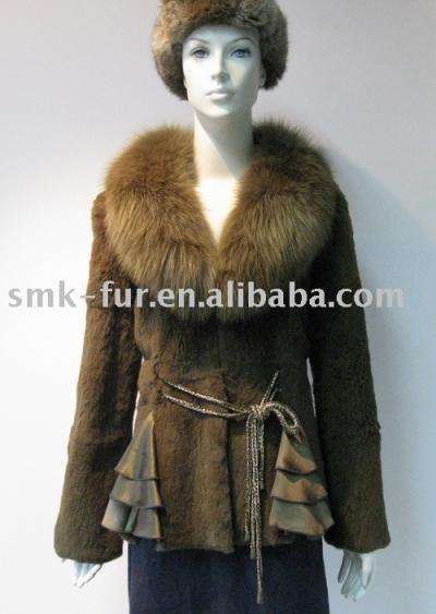 Sheared rabbit fur jacket with blue fox collar and silk trim (Sheared куртки мехом кролика с синим воротником лисы и шелковые обрезки)