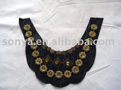 collar (collier)