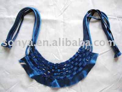 collar (collier)