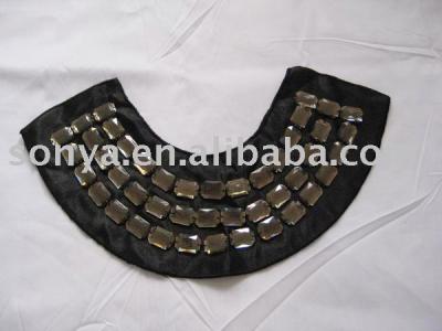 collar (collier)