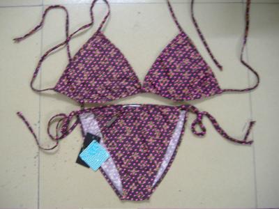 swim bikini (Bikini schwimmen)