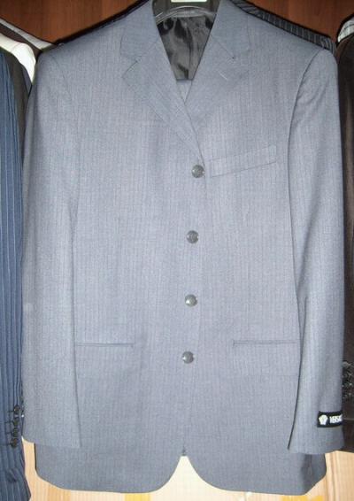 cheap business suit but top quality (billige Business-Anzug, sondern Top-Qualität)