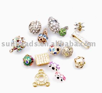 various beads,acrylic beads,polyester beads (diverses perles, perles acryliques, des perles de polyester)