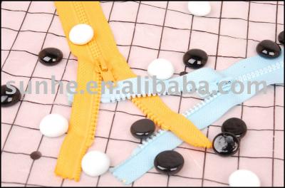 Finish and long chain delrin zipper (Finition et à long zipper chaîne delrin)