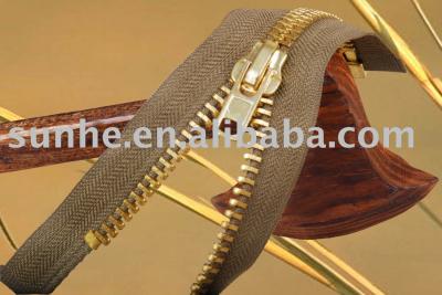 Metal Long Chain and Finished Zipper (Metal à longue chaîne et finis Zipper)
