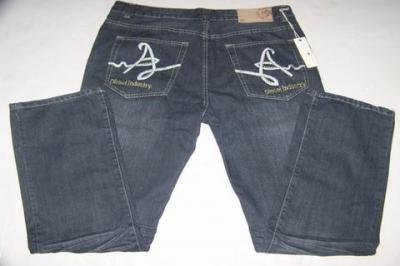 brand name jeans (brand name jeans)