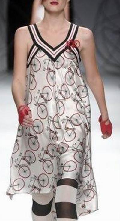 dresses (dresses)