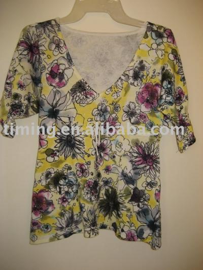 lady`s short sleeve sweater with print