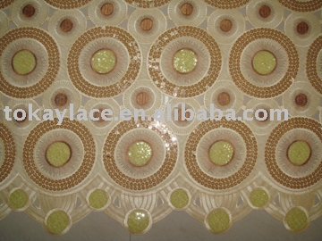 African style hand cut lace (African style taillé à la main en dentelle)