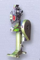 RIVETING MACHINE (Riveteuse)
