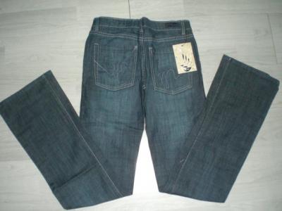 Brand Name Jeans (Brand Name Jeans)
