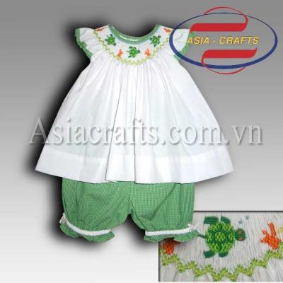 Baby Dress With Lovely Animal Pattern For Your Angles (Baby Robe avec Lovely Animal modèle pour vos angles)