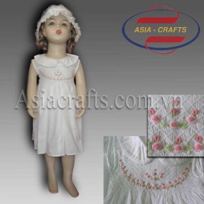 Baby Dress With Smock And Embroidery (Baby robe avec tablier et à broder)
