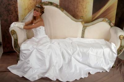 Wedding Gowns N220 With Underskirt