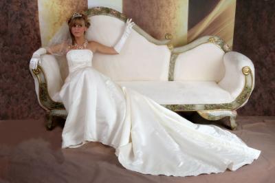 Wedding Gowns 663 With Underskirt