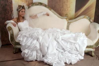 Wedding Gowns 971 With Underskirt
