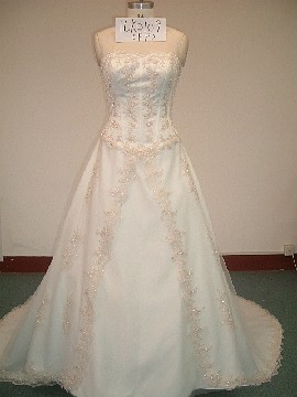 16K0109 wedding dress (16K0109 Hochzeitskleid)
