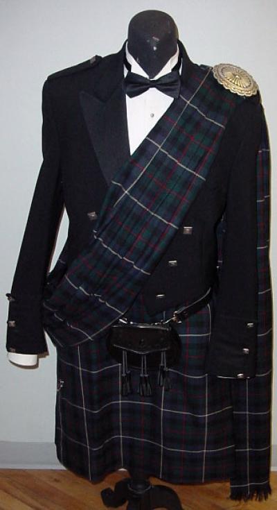 Traditional Scottish Tartan Kilts And Uniforms (Традиционный шотландский тартан Kilts и униформа)