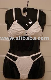 Undergarments (Les sous-vêtements)