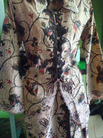 Batik Traditional Clothes (Batik habits traditionnels)