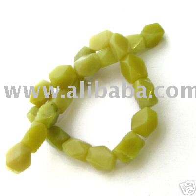 Beautiful Fancy Shape Jade Faceted Beads 16 Inch. Str. (Beautiful Fancy Shape Jade Perles Facettes 16 de pouce. Str.)