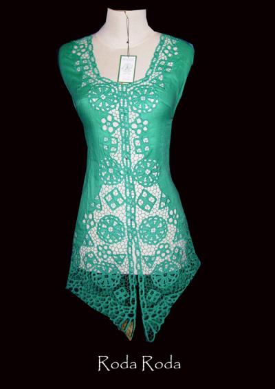 Kebaya Embroidery dress (Kebaya вышивкой платья)