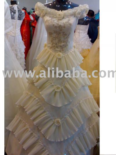 Good Quality And Wide Ranges Of Designs Of Bridal Gowns And Wedding / Evening Dr (Gute Qualität und das breite Bereiche von Mustern von Brautkleider und Wedding)