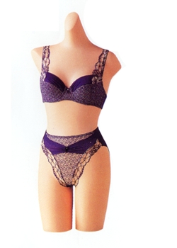 Matching Bra And Panty (Soutien-gorge et culotte Matching)