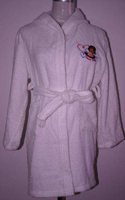 Bathrobe With Embroidery (Peignoir avec broderie)