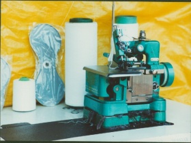 Middle Speed Overlock Sewing Machine
