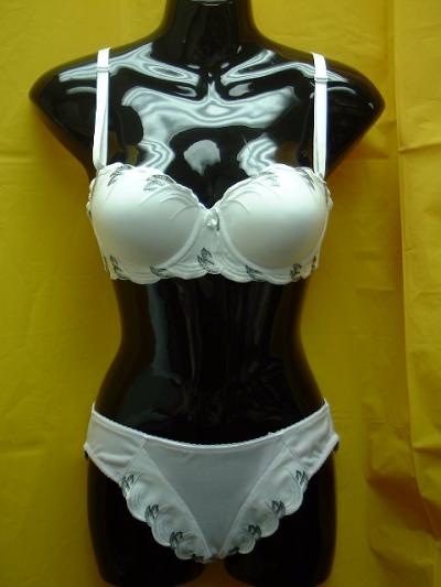 Bra %26 Bikini (BH 26% Bikini)