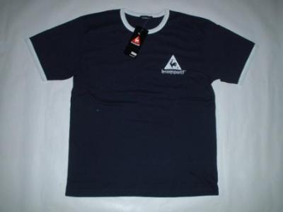 T-shirt (T-shirt)