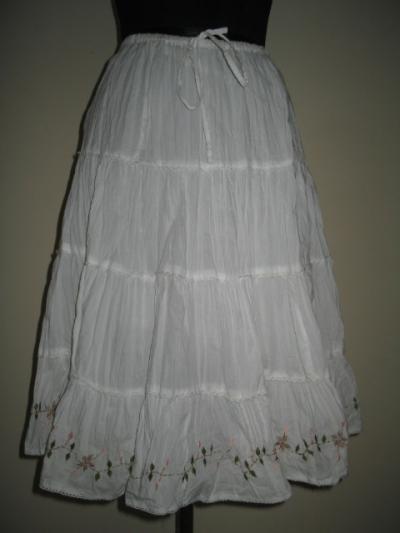 Cotton Embroidery Skirt (Jupe en coton à broder)