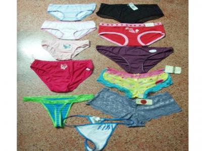 Mixed Lot Of Ladies Undergarments, Panties, G-String (Mixte beaucoup de dames sous-vêtements, Culottes, G-String)