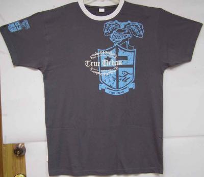 Custom T-Shirt (T-Shirt personnalisé)