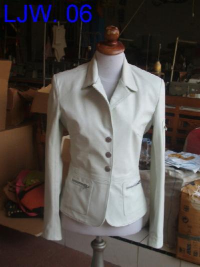 Putri Leather Garment (Putri кожа одежда)