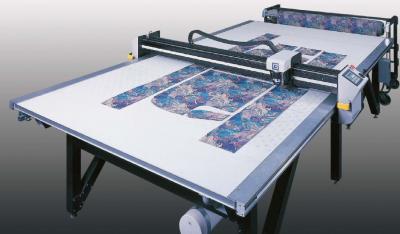 Apparel Cutting System (Textile Système de coupe)