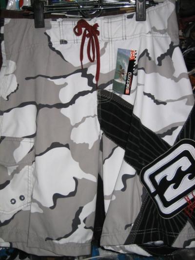 Men`s Boardshorts-Many Brands And Styles For Summer (Men `s Boardshorts-plusieurs marques et les styles pour l`été)