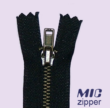Brass Zipper (Brass Zipper)