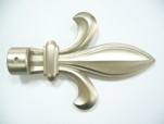 Curtain rod , finial, drapery hardware. (Tringle à rideau, fleuron, le matériel draperie.)