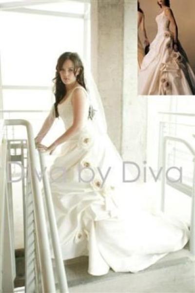 Couture Bridal Dresses With Romantic Roses (Bridal Couture Kleider mit romantischen Rosen)