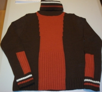 Long Neck Sweater (Long Neck Sweater)